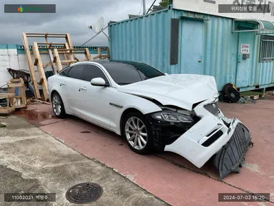 2018 Jaguar XJ SAJAA1290HNW06692 VIN:SAJAA1290HNW06692