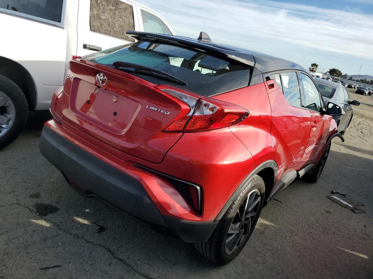 2022 TOYOTA C-HR XLE VIN:NMTKHMBX8NR142988