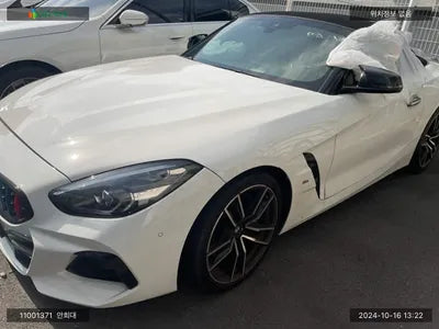 2022 BMW Z4 WBAHF7104NWX77565 VIN:WBAHF7104NWX77565