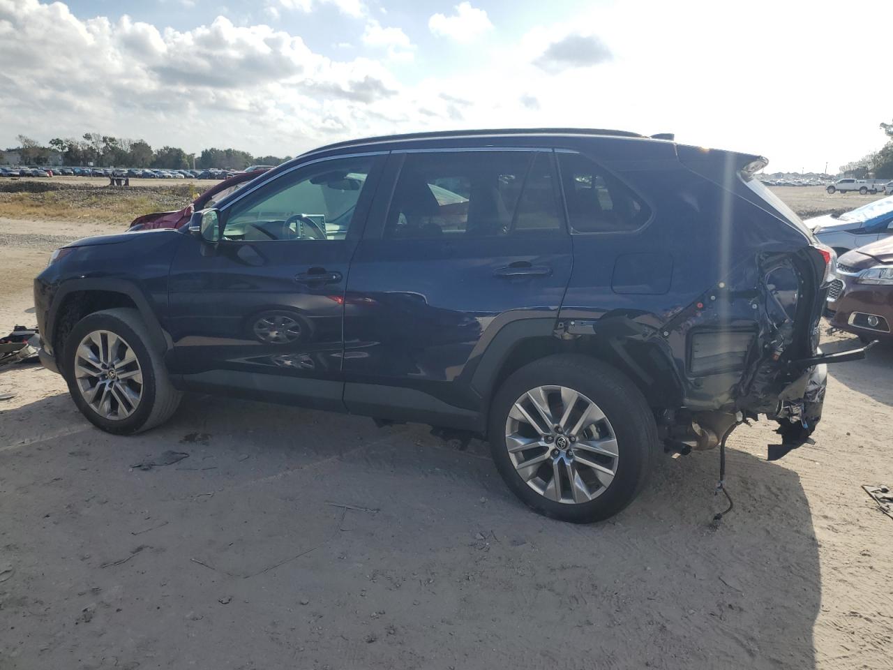 2022 TOYOTA RAV4 XLE PREMIUM VIN:2T3A1RFV6NW274248