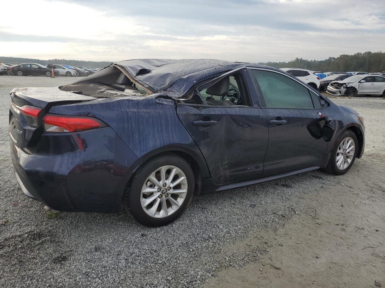 2022 TOYOTA COROLLA XLE VIN:5YFFPMAE2NP323731