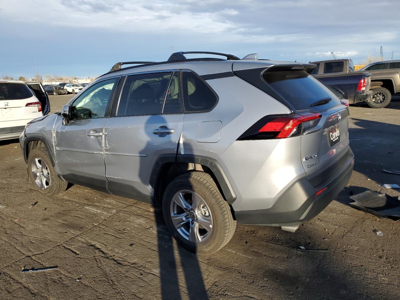 2022 TOYOTA RAV4 XLE VIN:2T3P1RFVXNC321681