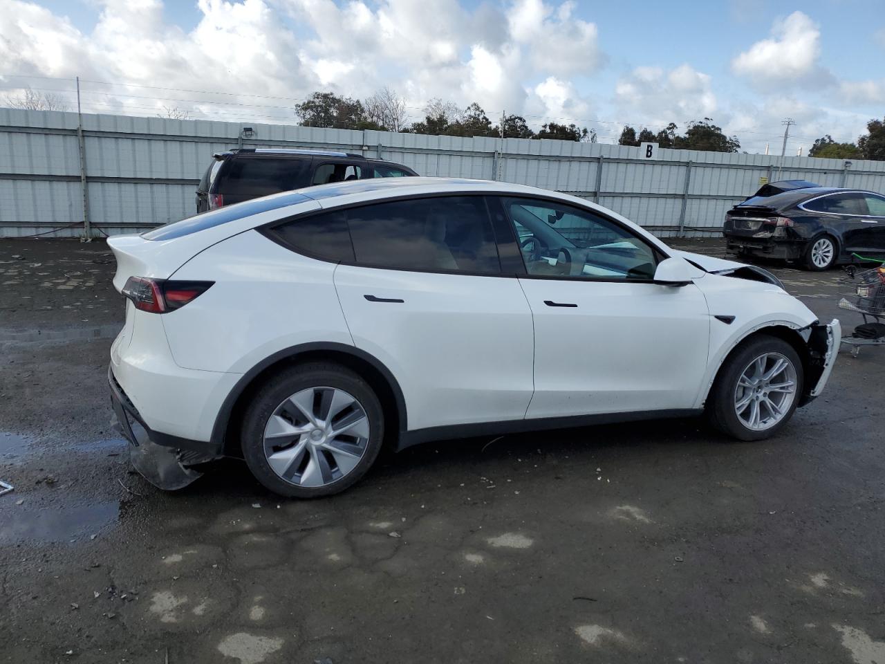 2023 TESLA MODEL Y  VIN:7SAYGDEE4PF925311