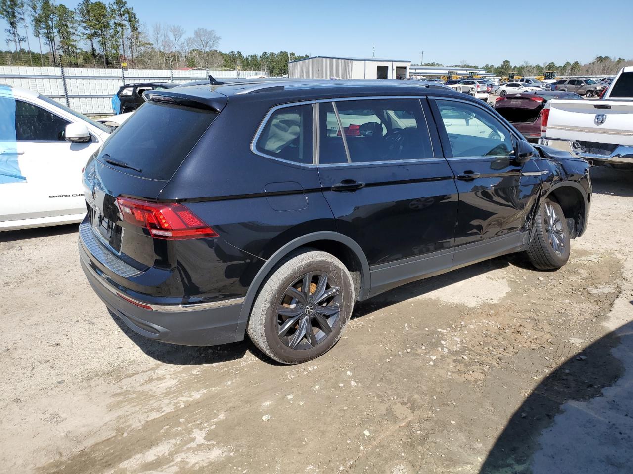 2023 VOLKSWAGEN TIGUAN SE VIN:3VVNB7AX5PM027532