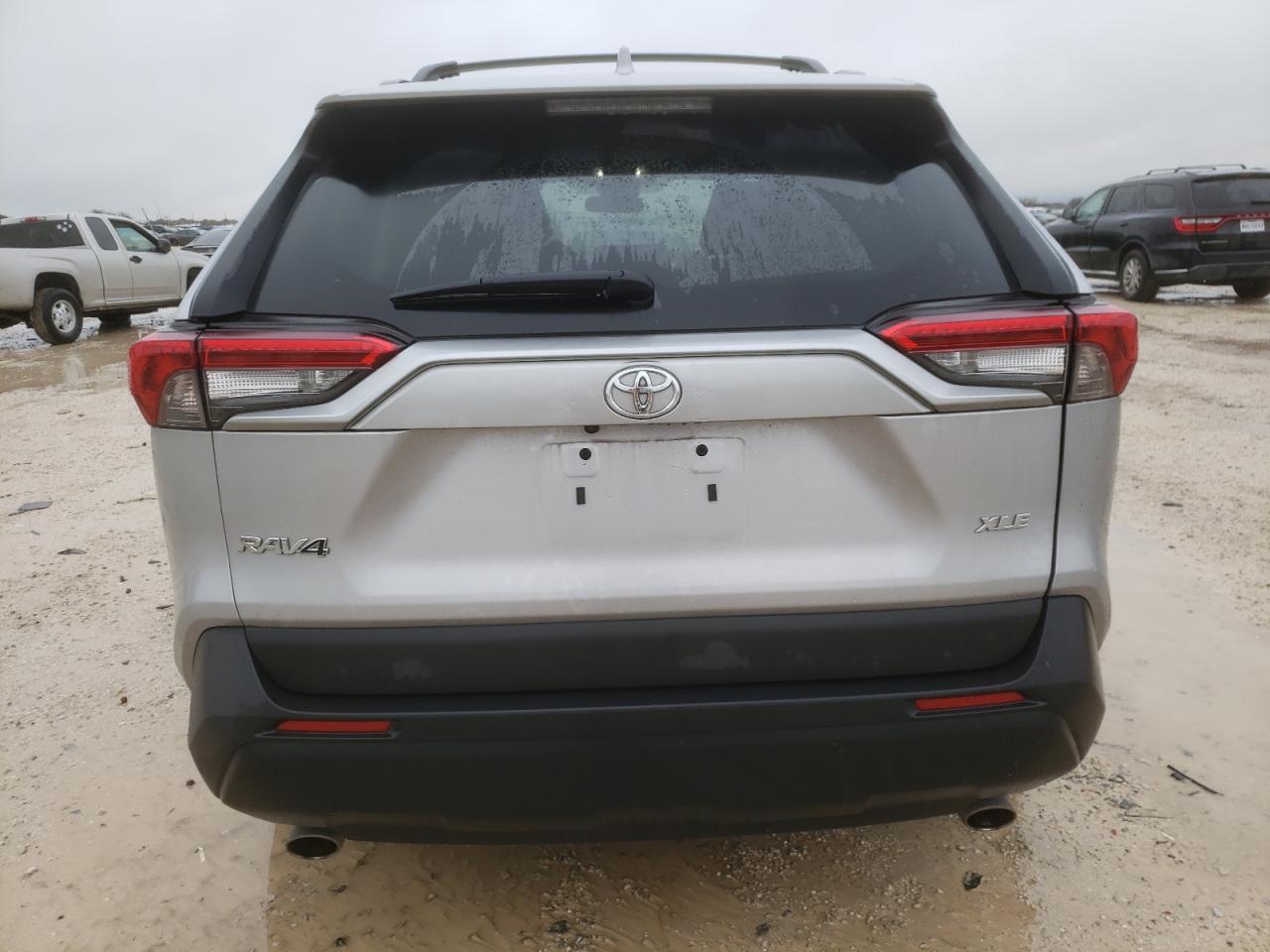 2022 TOYOTA RAV4 XLE VIN:2T3W1RFV2NC193772