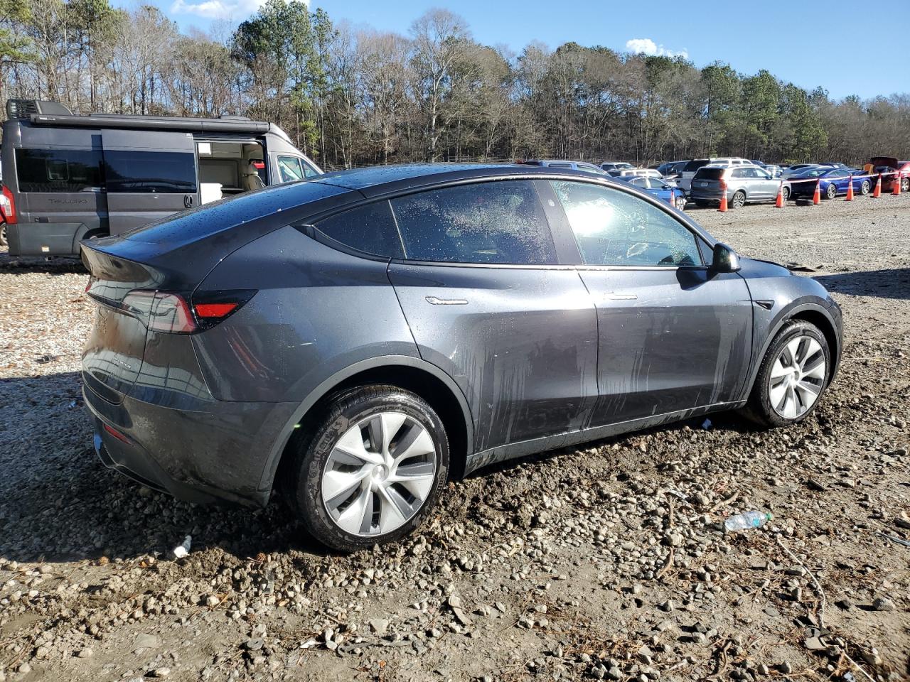 2024 TESLA MODEL Y  VIN:7SAYGDEE3RF995207
