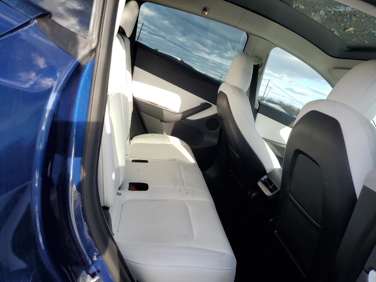 2022 TESLA MODEL Y  VIN:7SAYGDEE1NF438418
