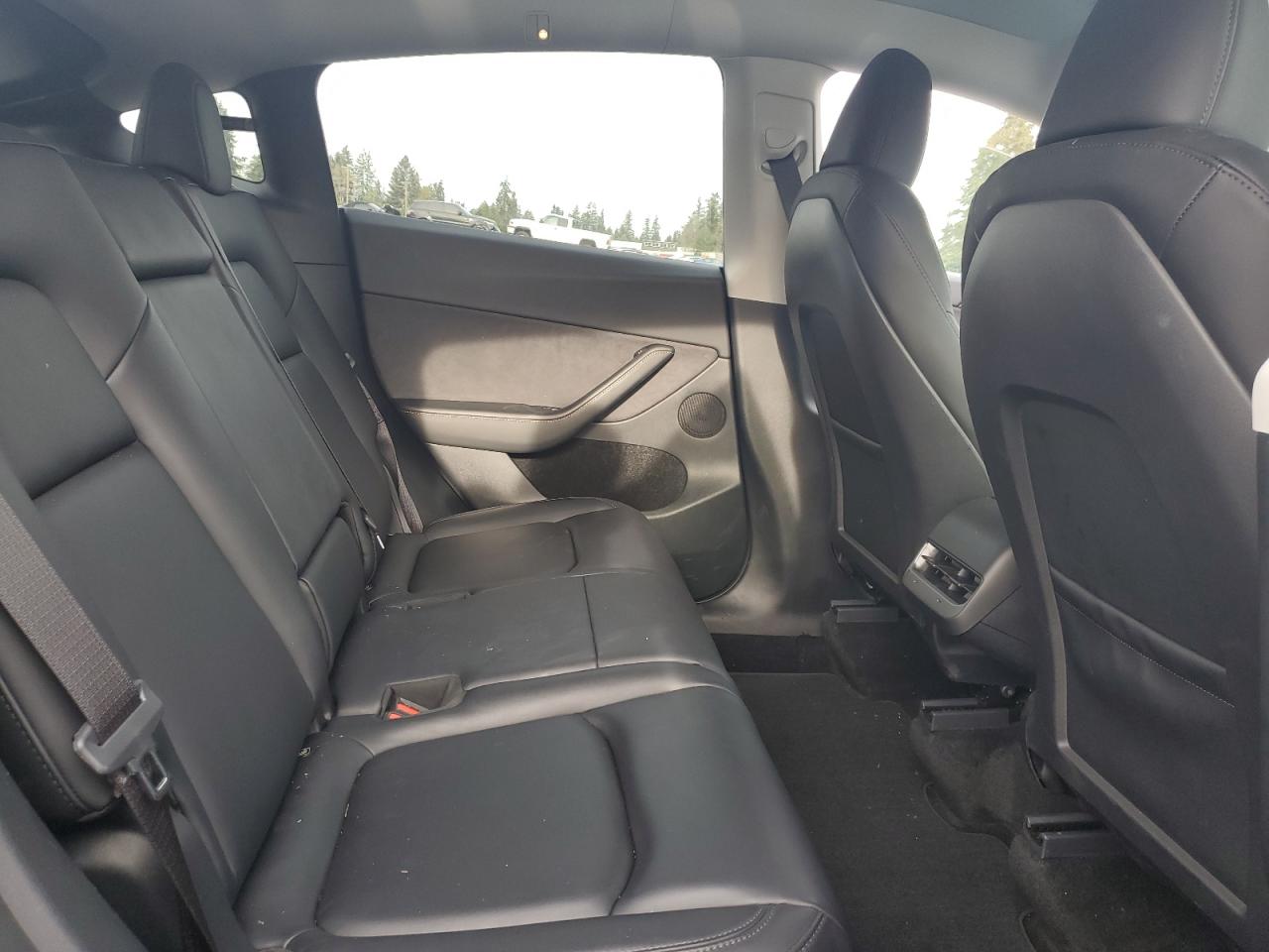 2024 TESLA MODEL Y  VIN:7SAYGAEE8RF985321