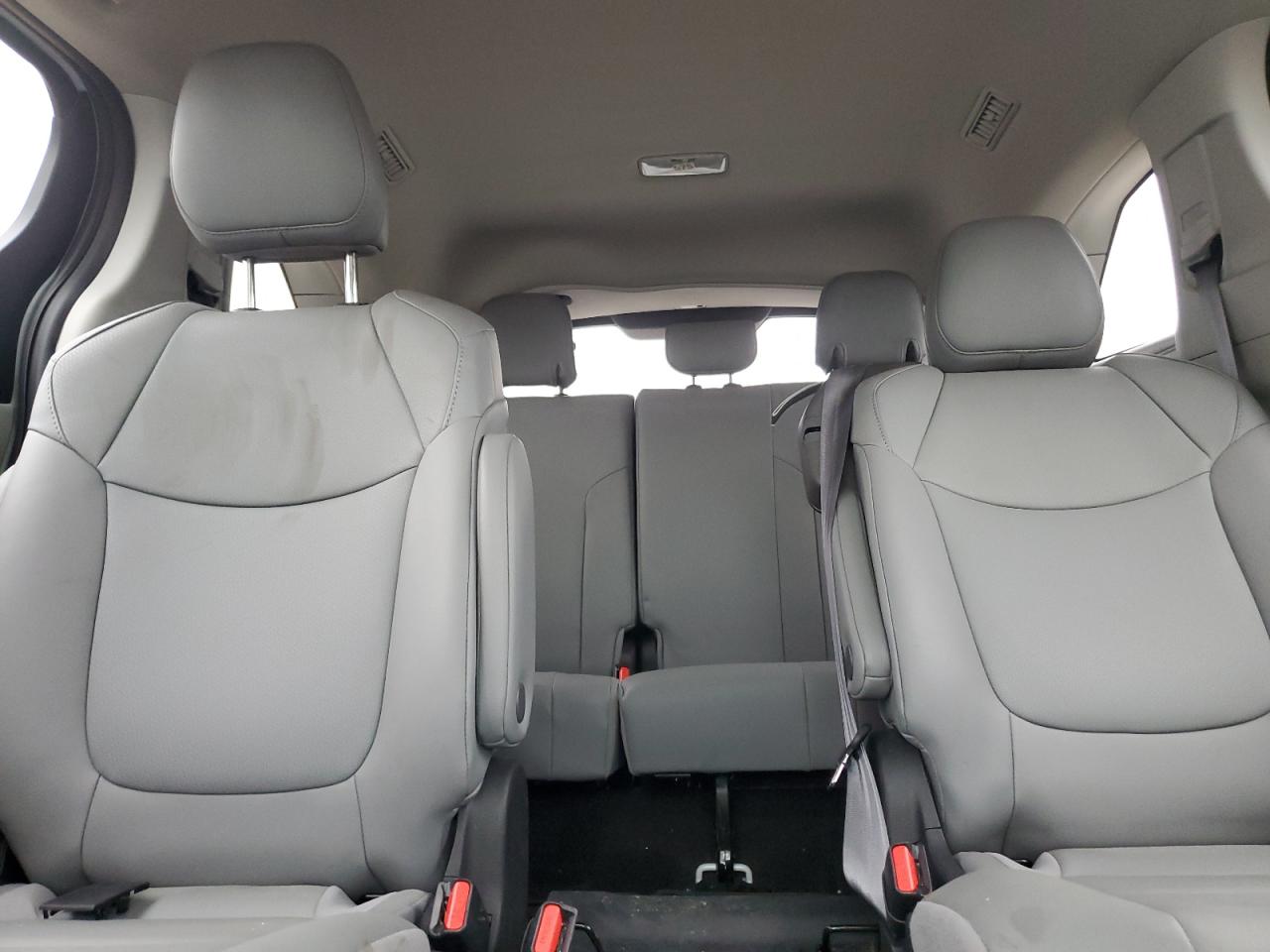 2022 TOYOTA SIENNA XLE VIN:5TDYRKEC3NS135050