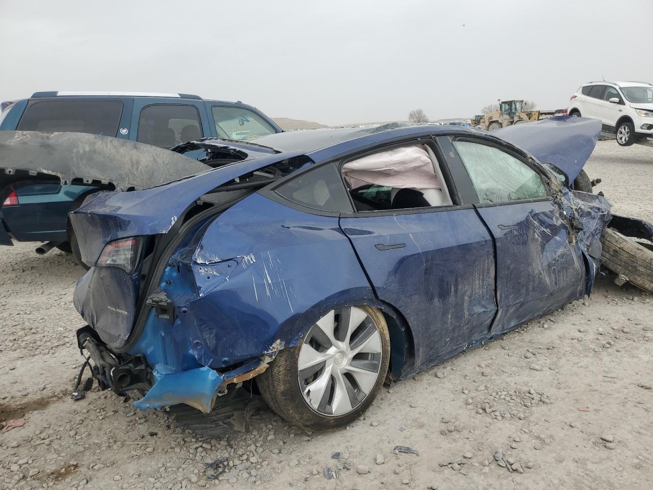 2023 TESLA MODEL Y  VIN:7SAYGDEE7PF946573