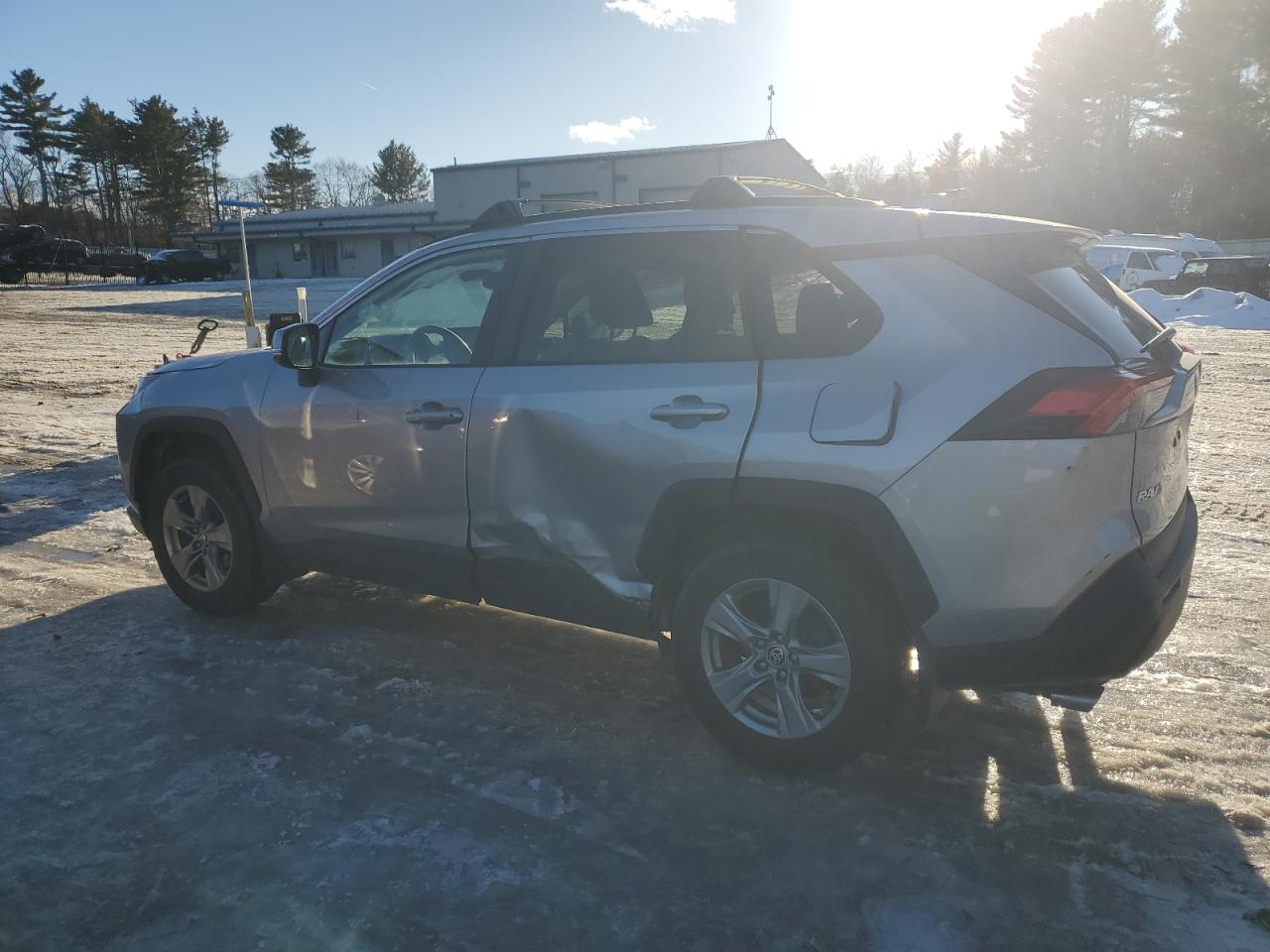 2022 TOYOTA RAV4 XLE VIN:2T3P1RFV9NC258623