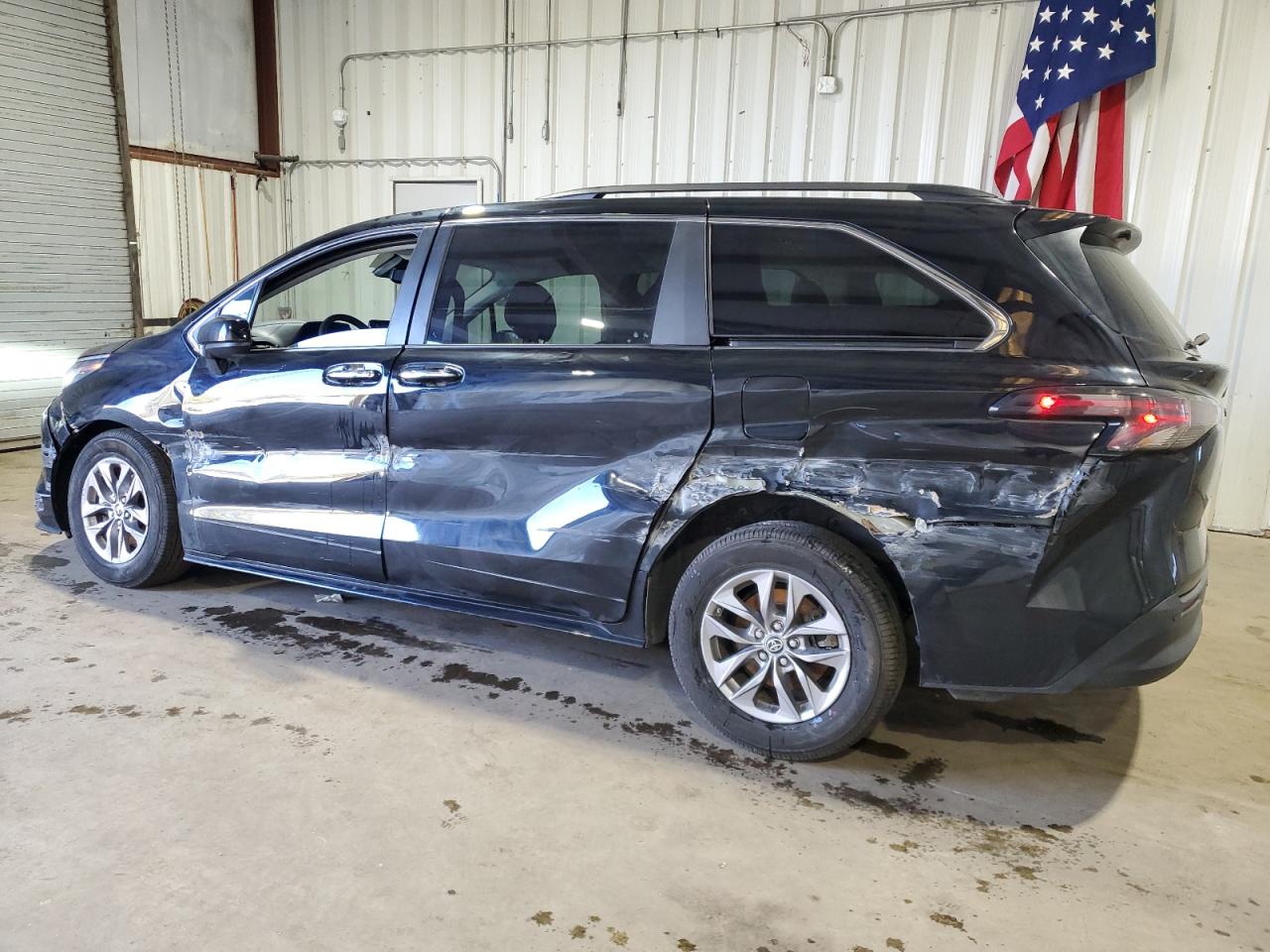 2023 TOYOTA SIENNA XLE VIN:5TDYRKEC7PS168068