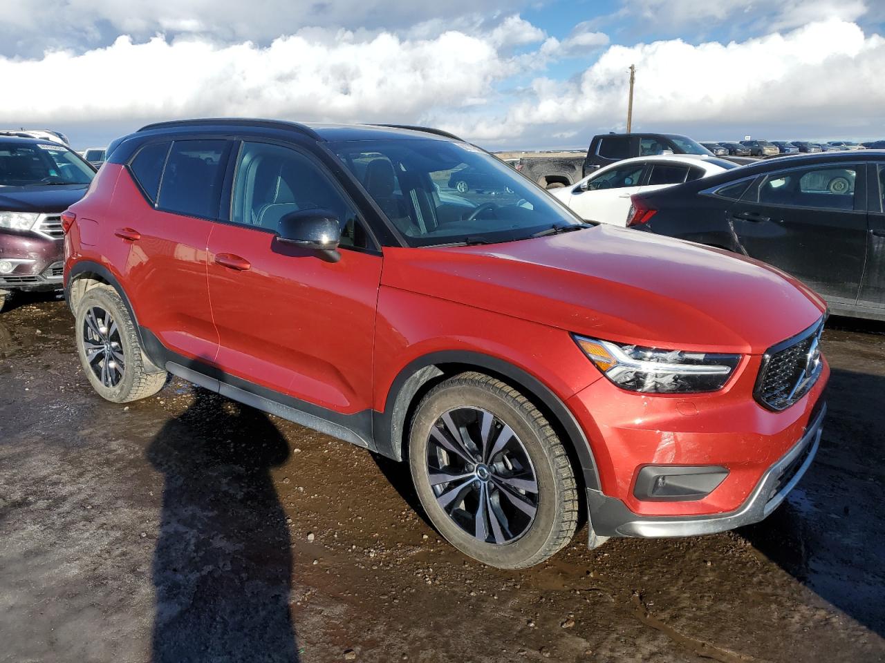 2022 VOLVO XC40 T5 R-DESIGN VIN:YV4162UMXN2752499