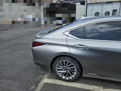 2020 Lexus ES 300 VIN: