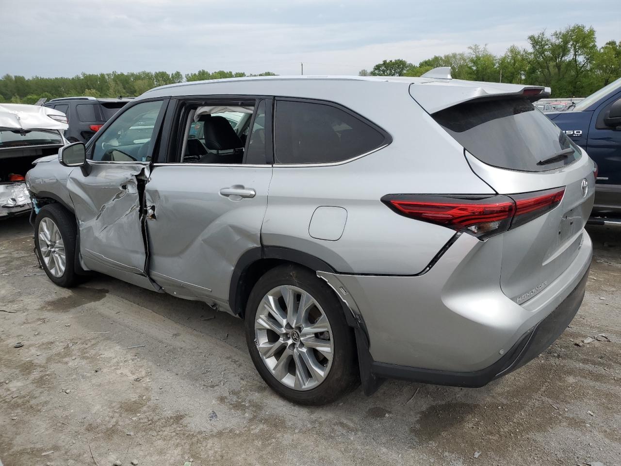 2022 TOYOTA HIGHLANDER LIMITED VIN:5TDDZRBH9NS233426