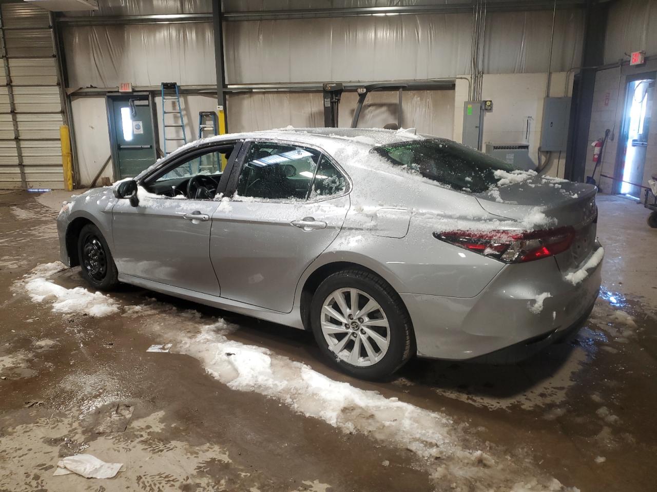 2022 TOYOTA CAMRY LE VIN:4T1C11AK2NU639945