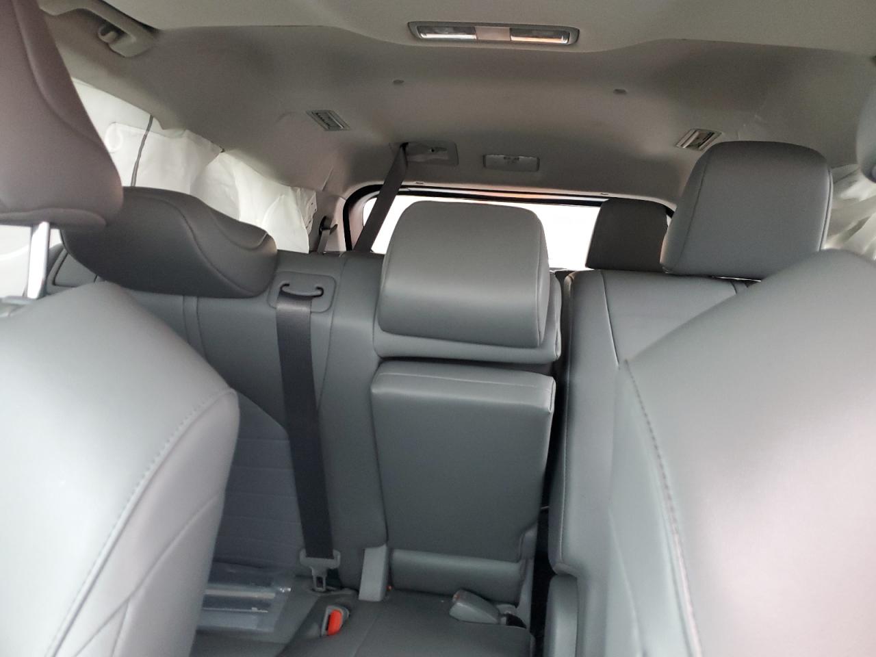 2022 TOYOTA HIGHLANDER XLE VIN:5TDHZRBH9NS203182