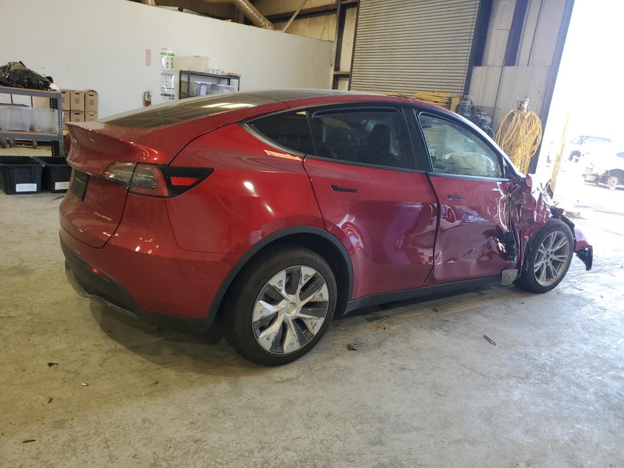 2024 TESLA MODEL Y  VIN:7SAYGDEEXRF043367