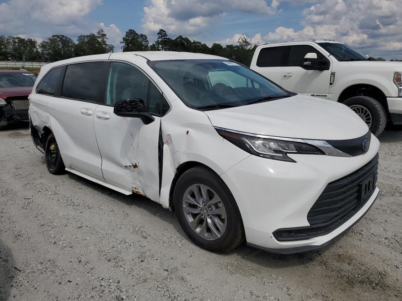 2022 TOYOTA SIENNA LE VIN:5TDKRKEC3NS116634