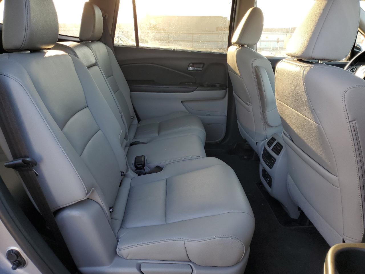 2022 HONDA PILOT TOURING VIN:5FNYF6H91NB010147