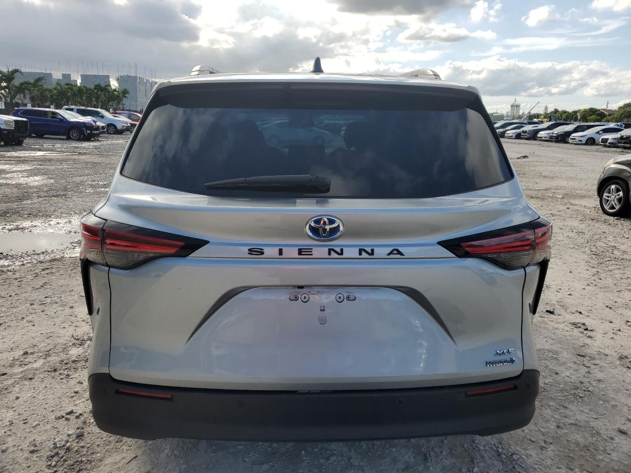 2022 TOYOTA SIENNA XLE VIN:5TDYRKECXNS116933