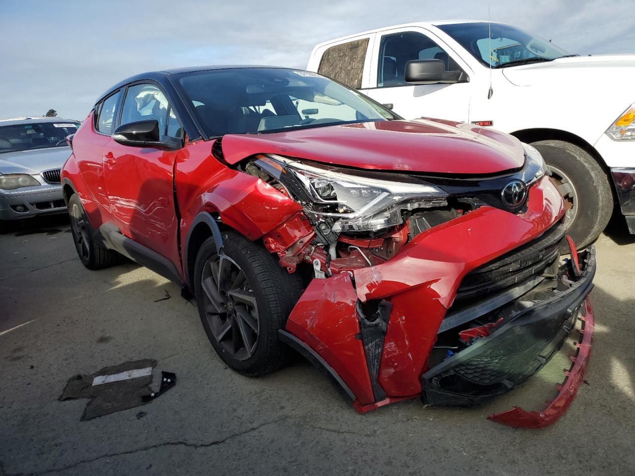 2022 TOYOTA C-HR XLE VIN:NMTKHMBX8NR142988