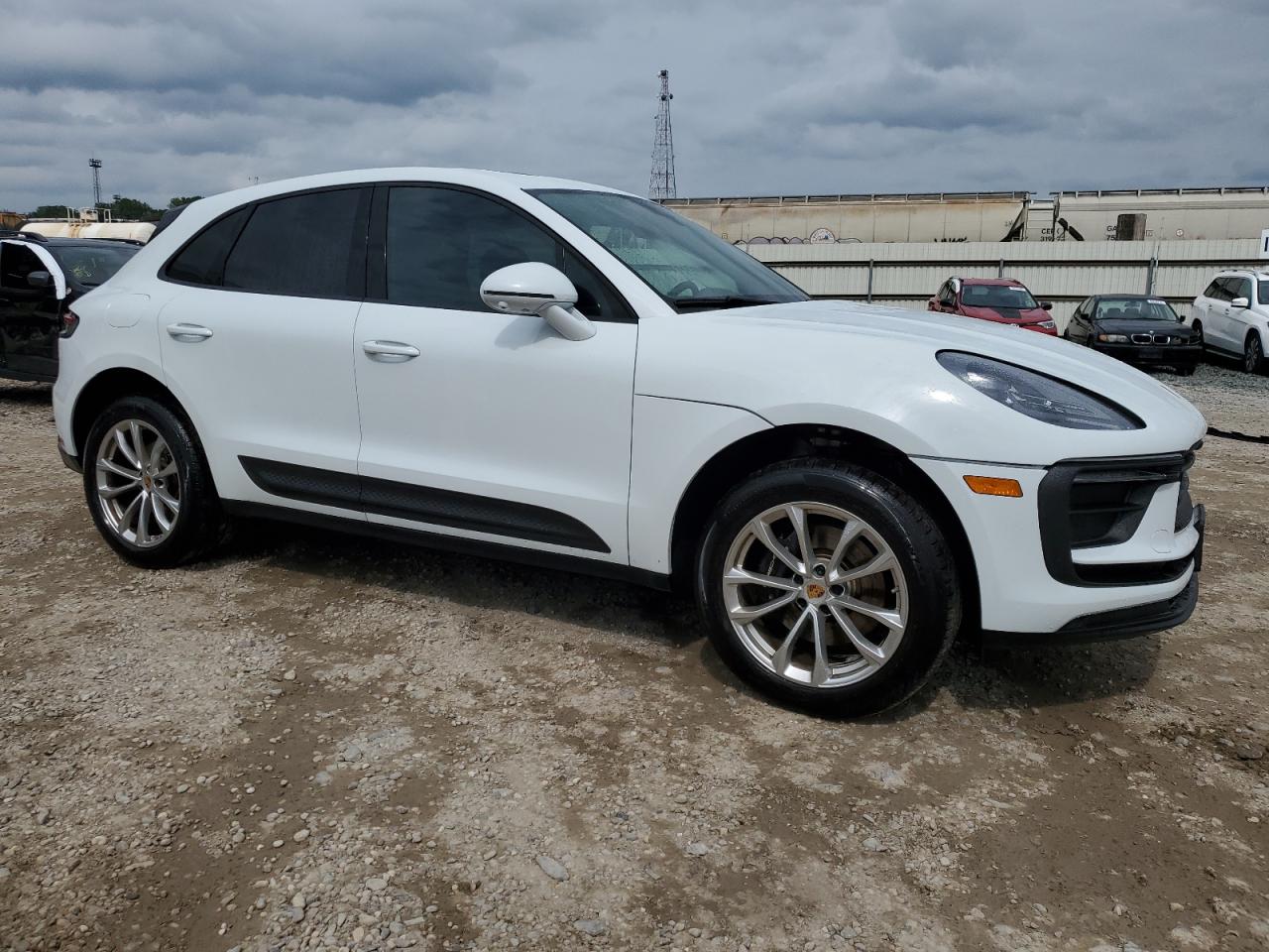 2022 PORSCHE MACAN  VIN:WP1AA2A56NLB07551