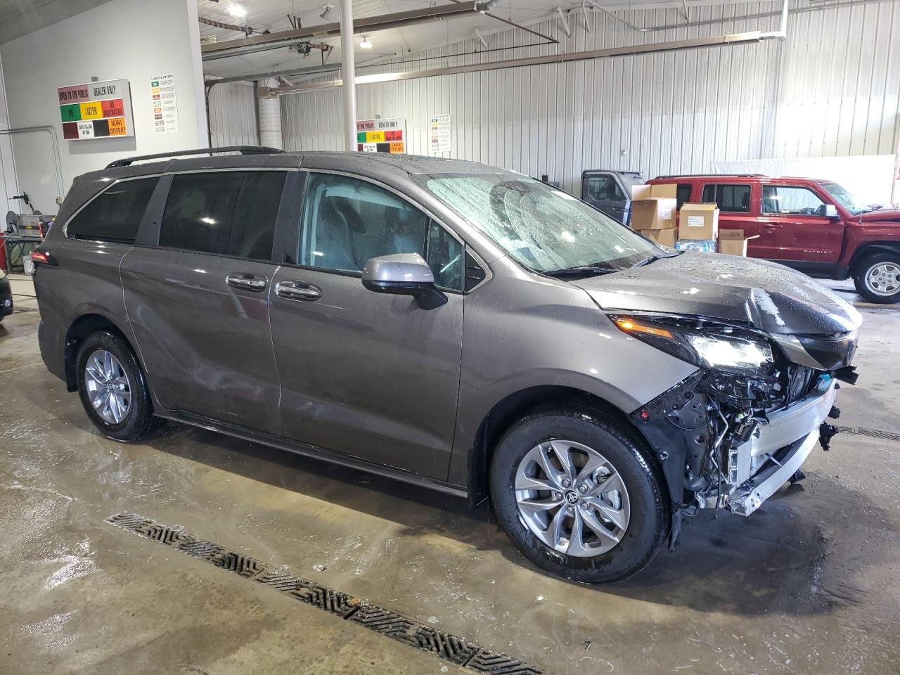2024 TOYOTA SIENNA XLE VIN:5TDYSKFC5RS142123