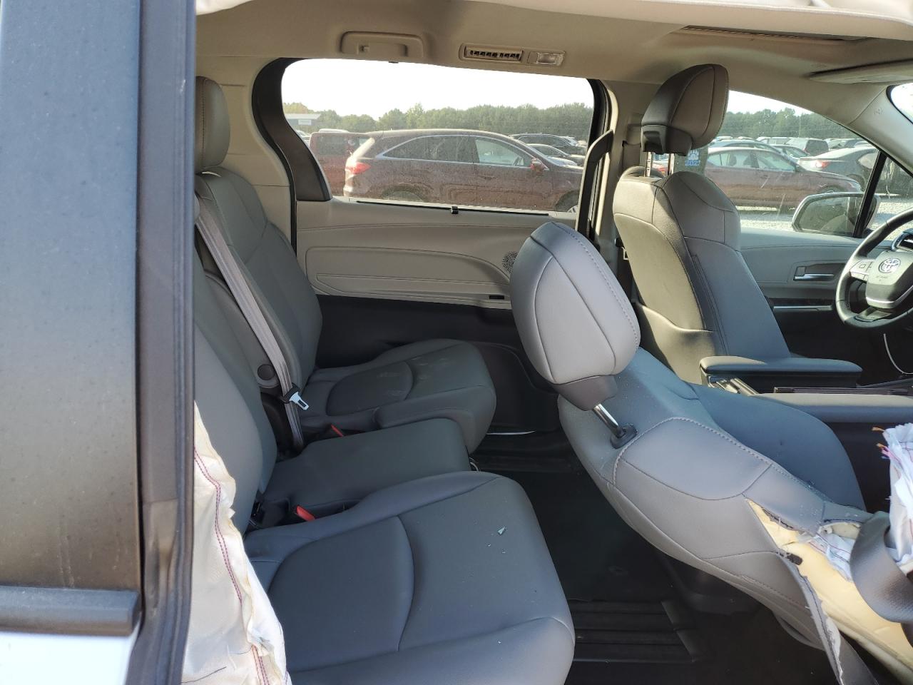 2022 TOYOTA SIENNA XLE VIN:5TDYRKEC4NS081483