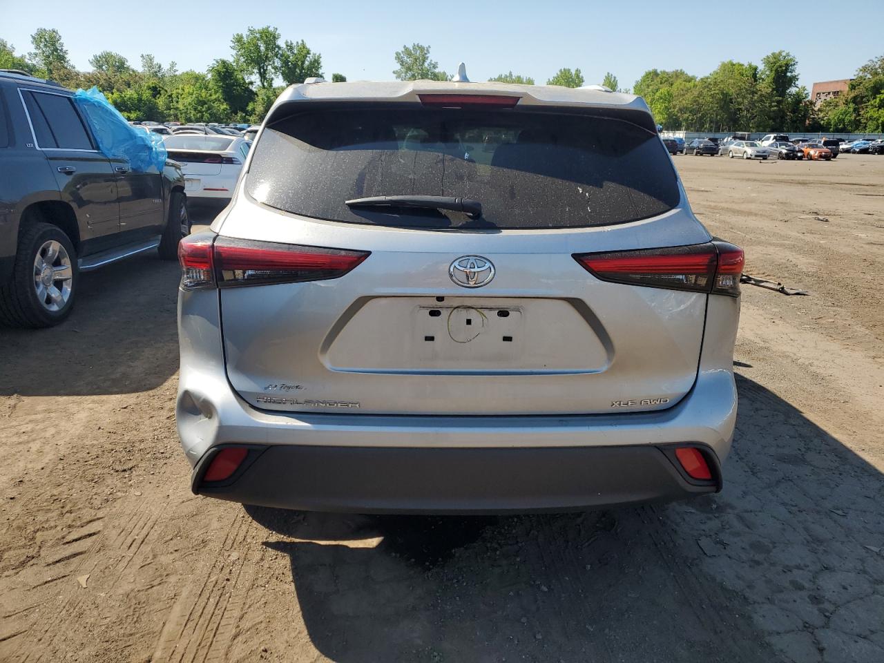 2022 TOYOTA HIGHLANDER XLE VIN:5TDGZRBH3NS581896