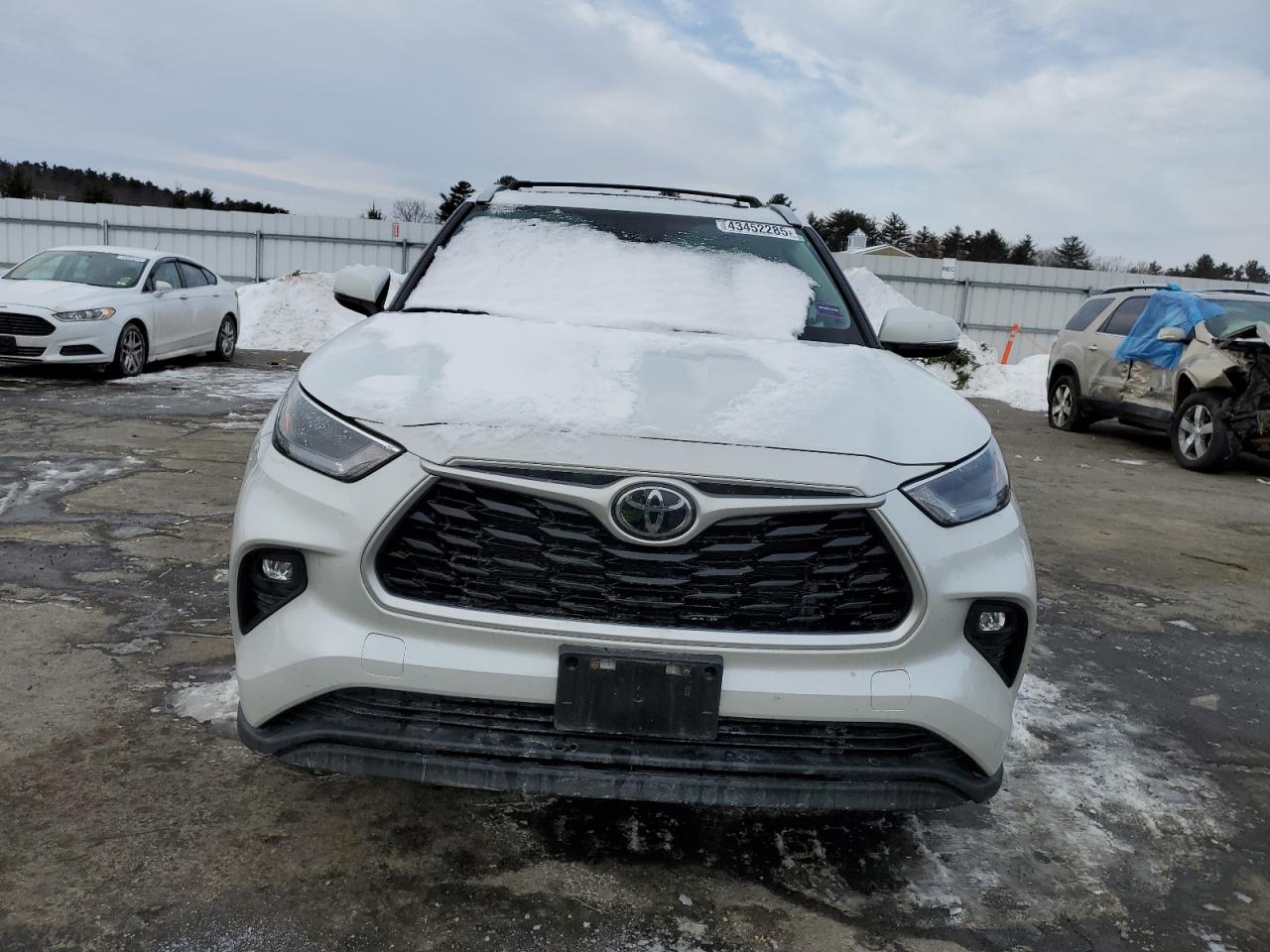 2022 TOYOTA HIGHLANDER XLE VIN:5TDHZRBH0NS246678