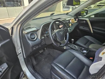 2015 Toyota RAV4 VIN: