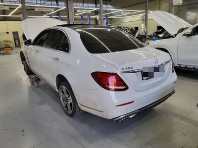 2017 Mercedes-Benz E 300 WDDZF4JB4HA261169 VIN:WDDZF4JB4HA261169