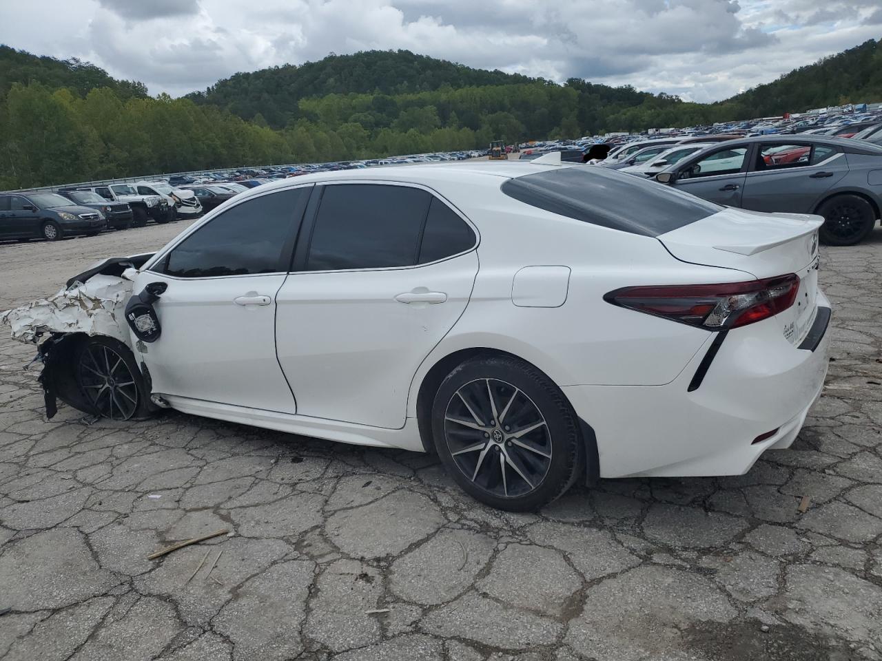 2022 TOYOTA CAMRY SE VIN:4T1G11AK0NU654199