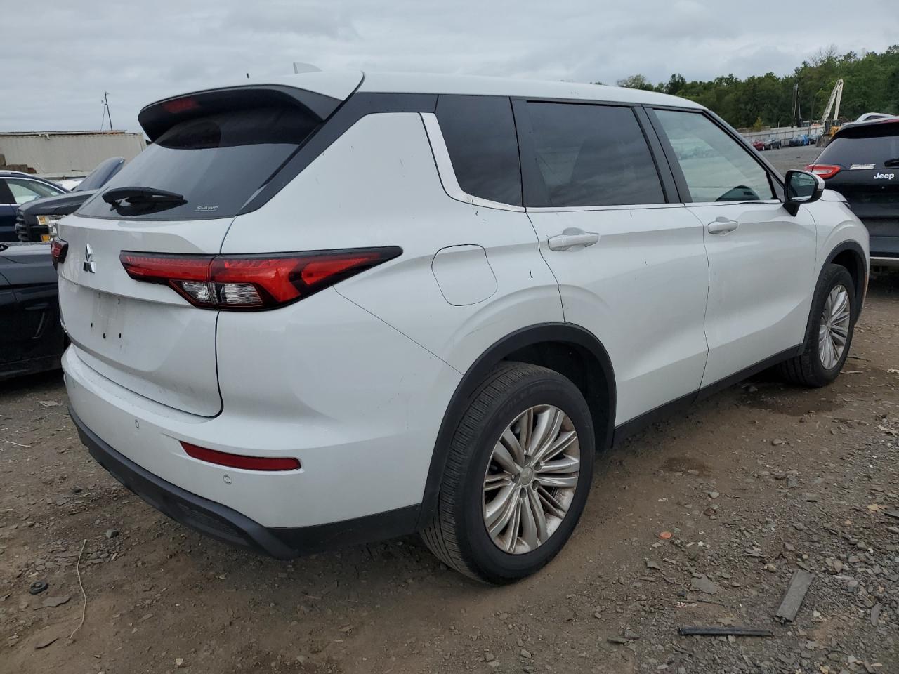 2022 MITSUBISHI OUTLANDER ES VIN:JA4J4TA82NZ047901