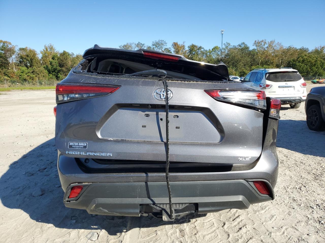 2022 TOYOTA HIGHLANDER XLE VIN:5TDGZRAH1NS540927