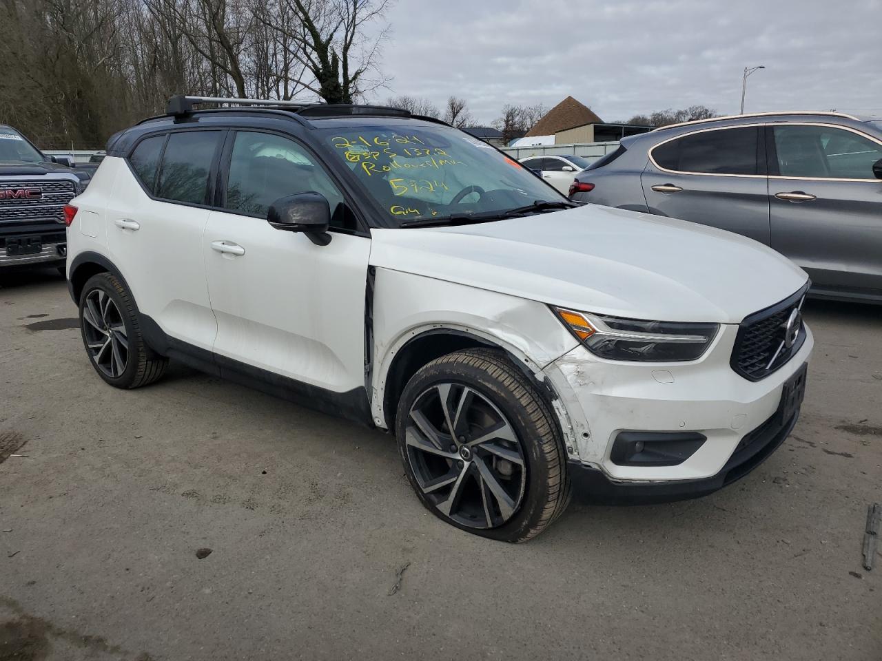 2022 VOLVO XC40 T5 R-DESIGN VIN:YV4162UM1N2695724