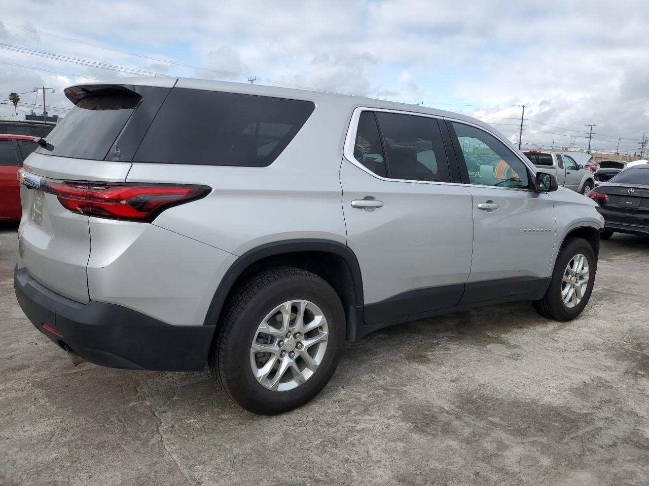 2022 CHEVROLET TRAVERSE LS VIN:1GNEVFKWXNJ133045