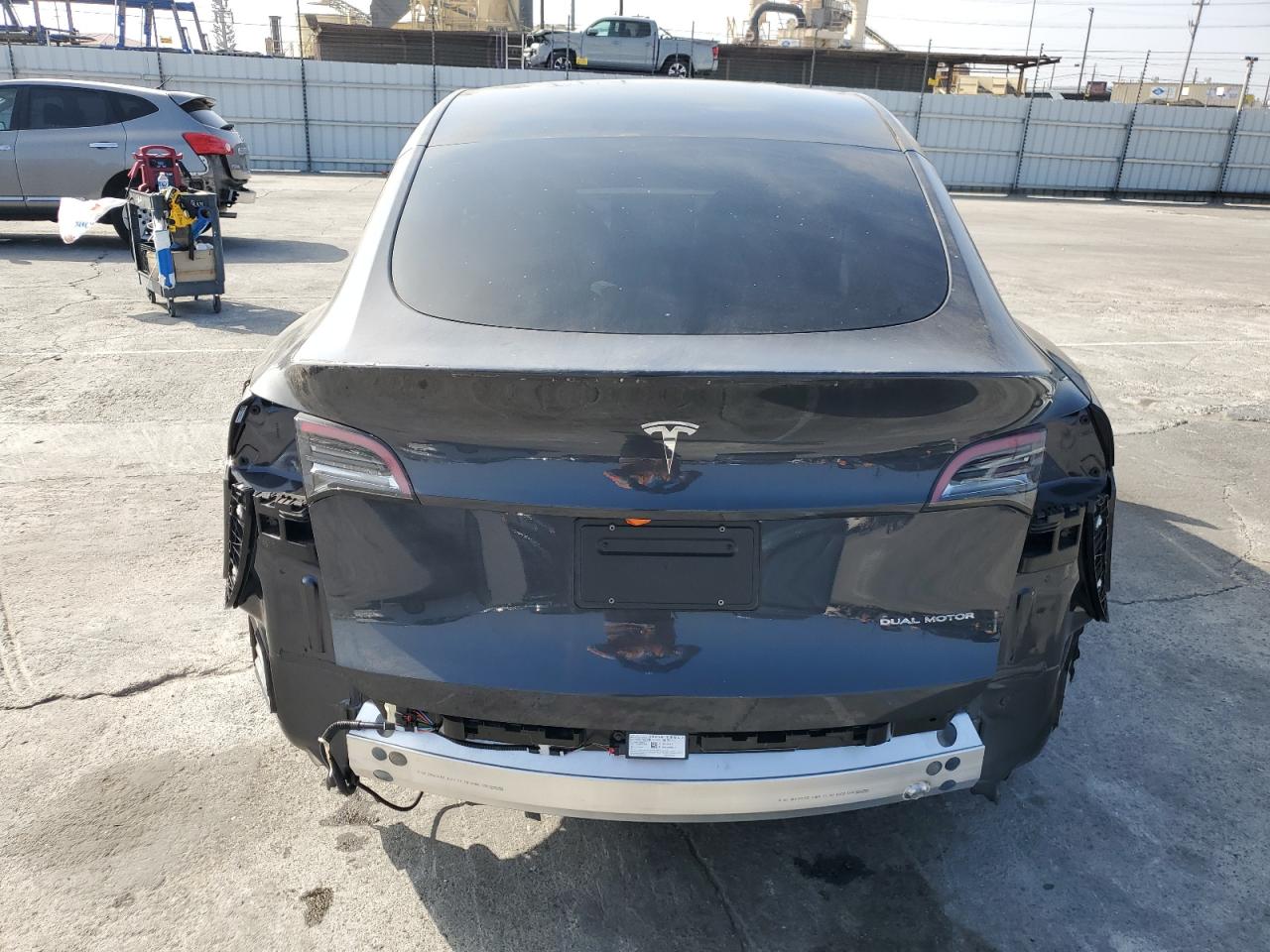 2024 TESLA MODEL Y VIN:7SAYGDEE9RF011056