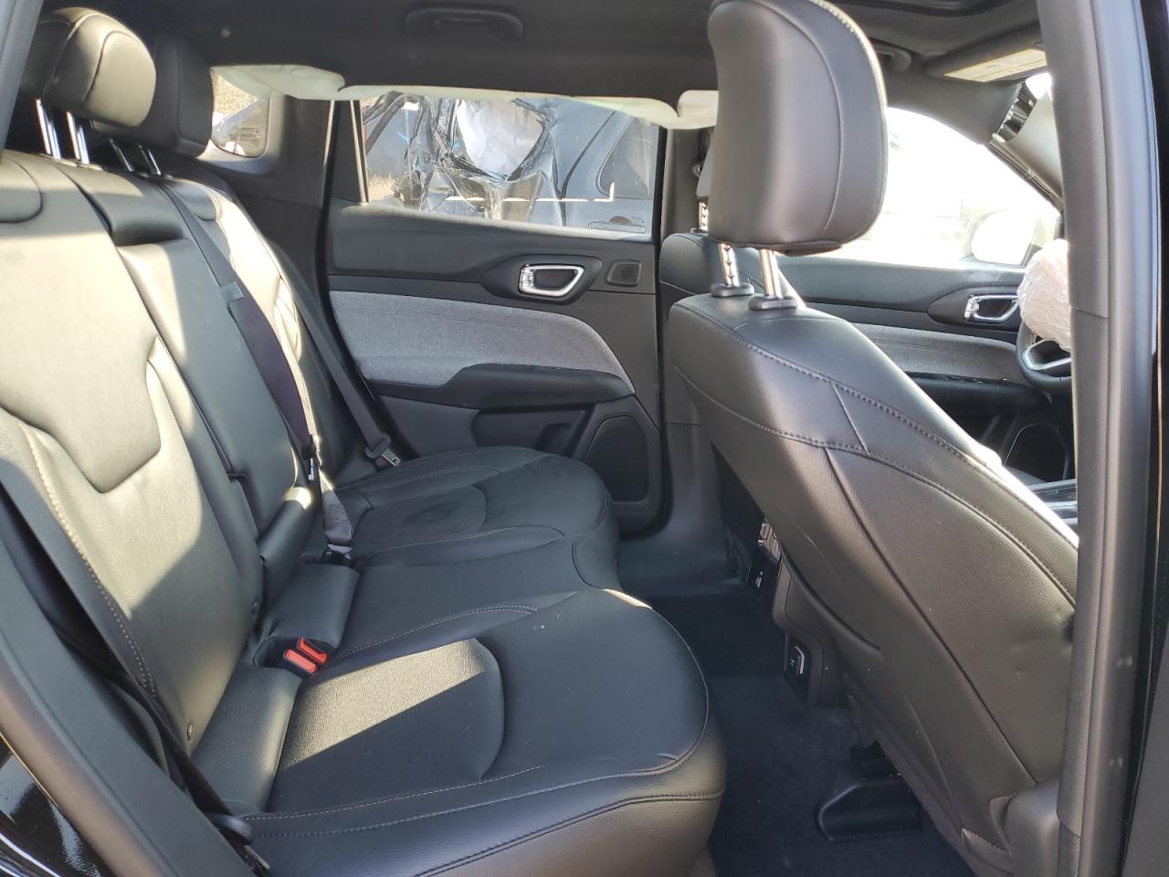 2024 JEEP COMPASS LATITUDE LUX VIN:3C4NJDFN1RT104509
