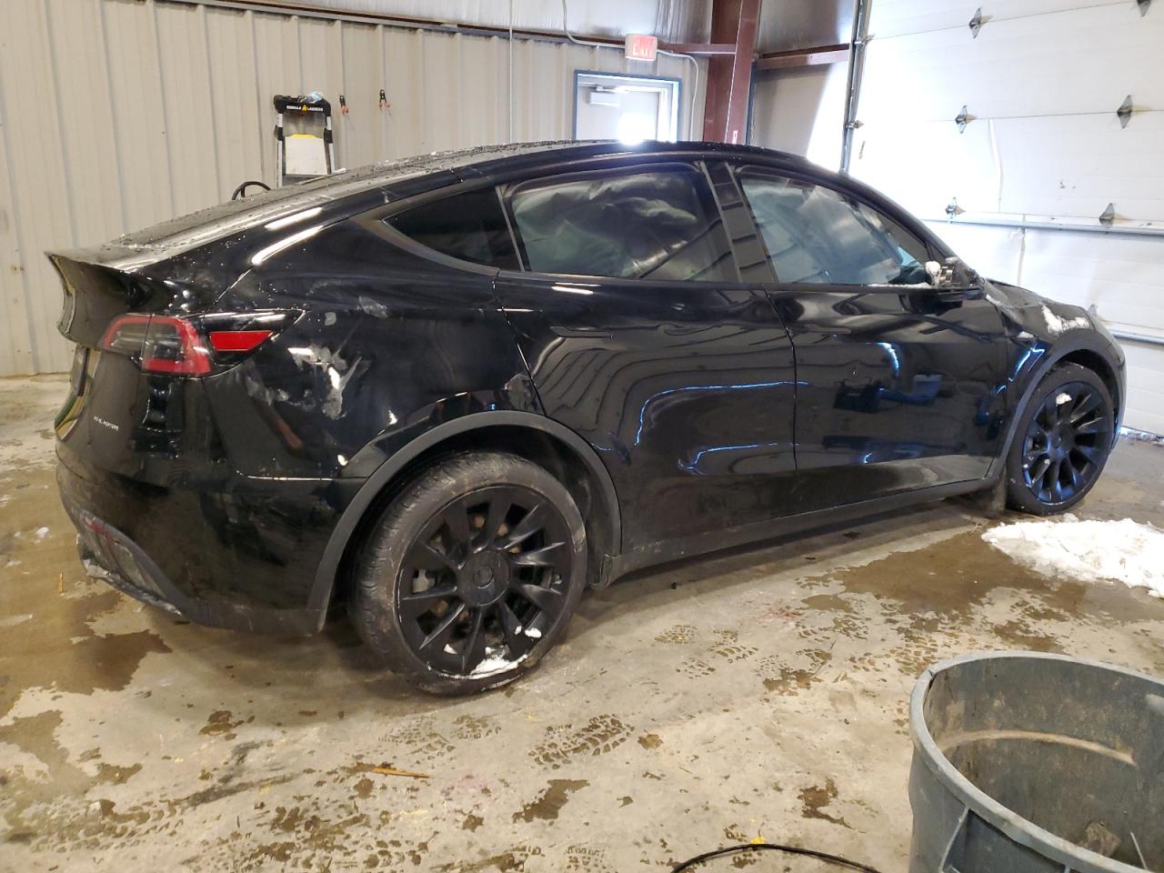 2024 TESLA MODEL Y  VIN:7SAYGDEE3RA220161