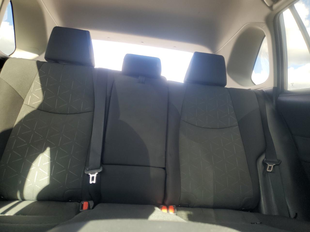 2022 TOYOTA RAV4 XLE VIN:2T3P1RFV5NC270266