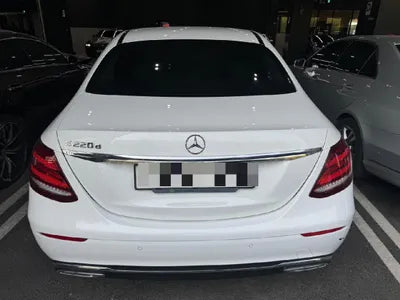 2016 Mercedes-Benz E 220 VIN: