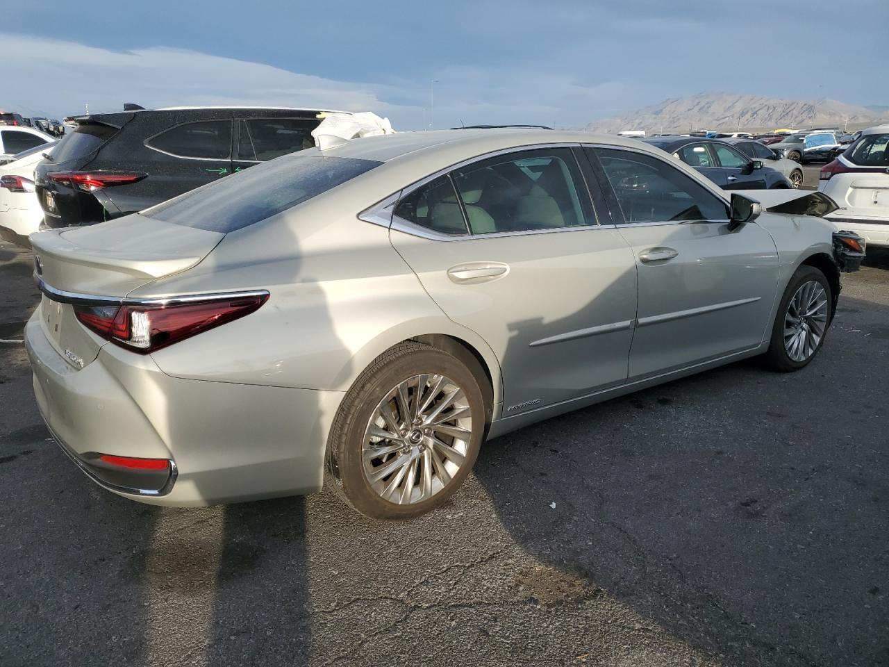 2022 LEXUS ES 300H BASE VIN:58AEA1C17NU021512