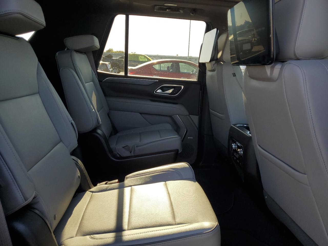 2022 GMC YUKON SLT VIN:1GKS1BKD1NR259041