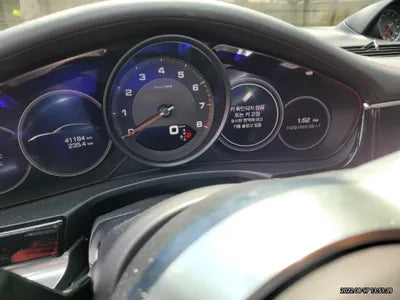 2018 Porsche Panamera VIN: