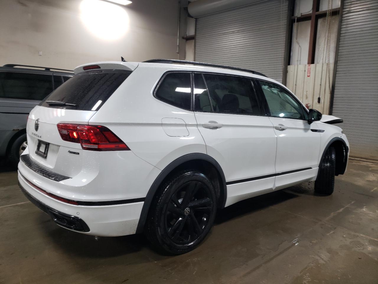2024 VOLKSWAGEN TIGUAN SE R-LINE BLACK VIN:3VV8B7AX5RM020130