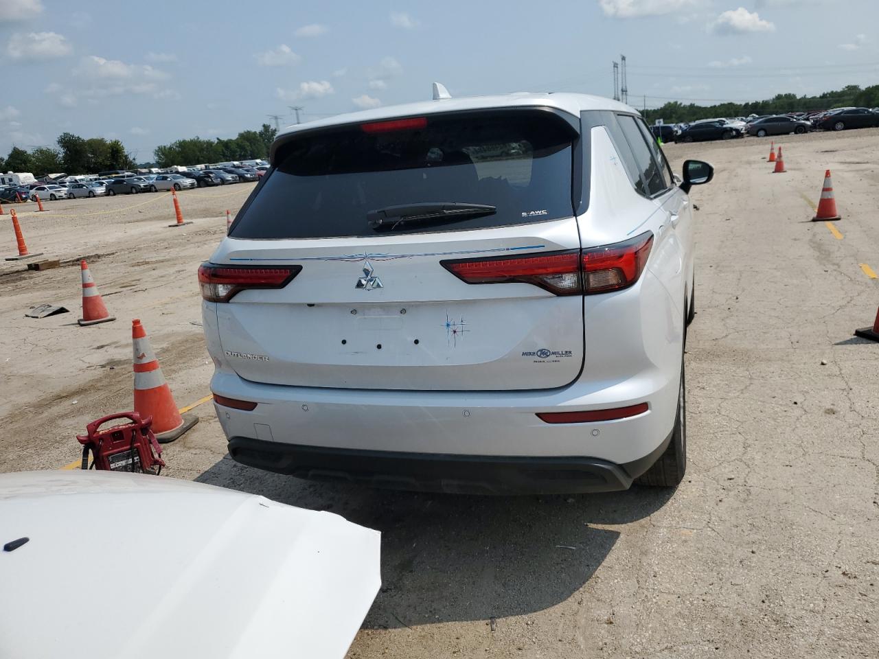 2023 MITSUBISHI OUTLANDER ES VIN:JA4J4TA88PZ028191