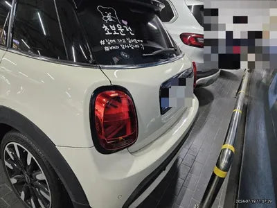 2021 MINI Cooper VIN: