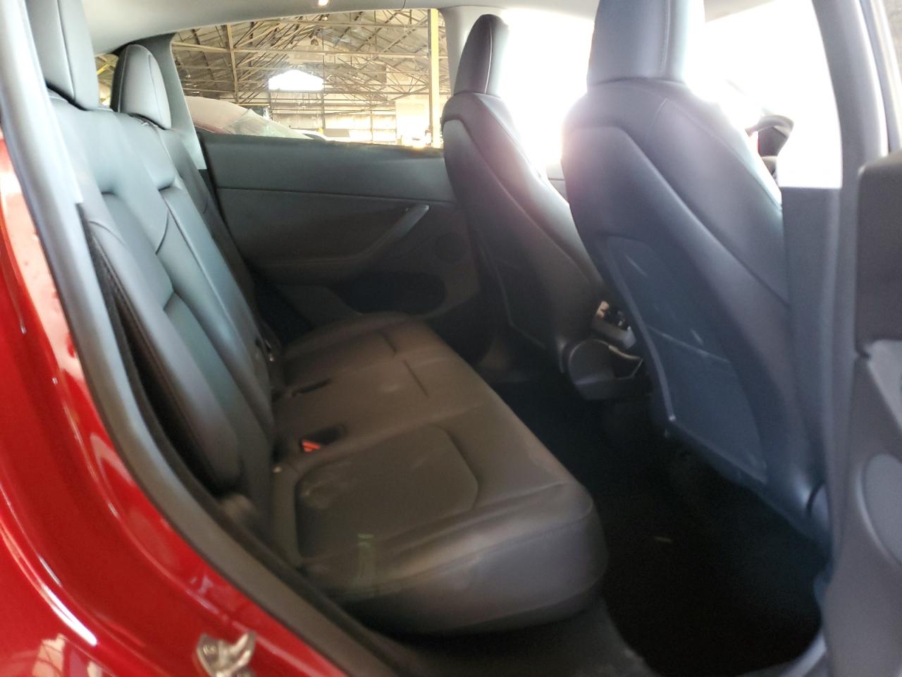 2024 TESLA MODEL Y  VIN:7SAYGDEE0RA276400